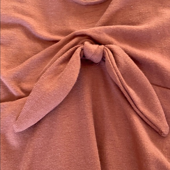 Brown Bow-Tie Fitted Top - Picture 3 of 3